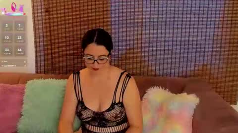 Ariana Cruz online show from May 21, 5:00 pm