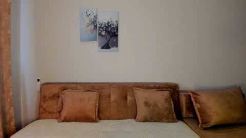 ariana_grandi online show from February 7, 7:07 am