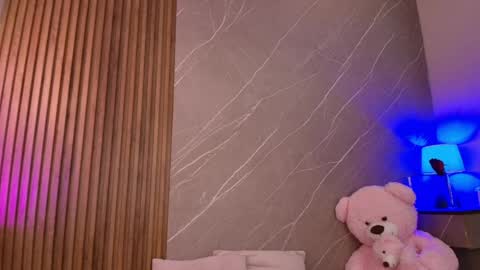 Ariana online show from May 19, 12:01 pm
