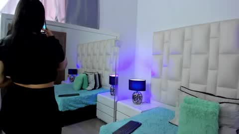  ariana  online show from May 7, 4:32 pm