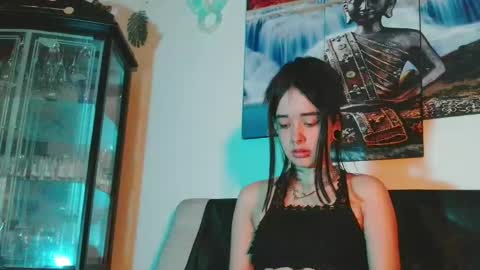 ariana_whitee online show from May 10, 9:00 am