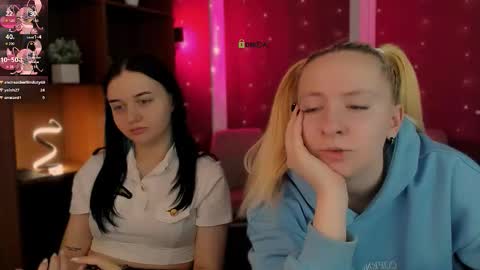 arianaa_cat online show from February 5, 1:36 pm
