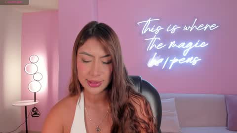 Ariana Dumont online show from May 6, 11:25 am