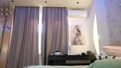 arianapretty online show from May 24, 1:21 pm
