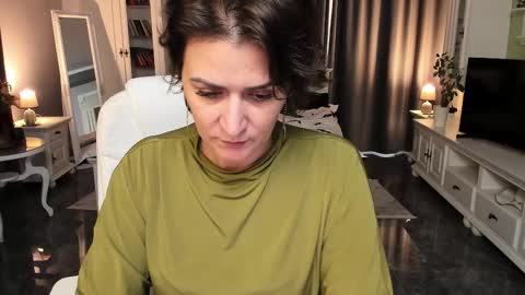 Ana online show from November 17, 1:34 pm