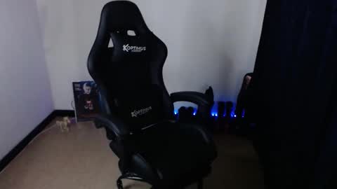 help me 100 hands up my OF is Free  online show from February 15, 9:03 pm