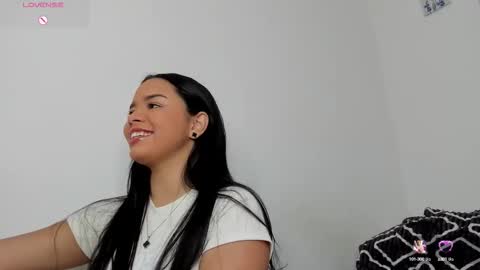 Snapshot of arianna_5 chatting on September 30, 3:17 pm Ari 3 online show from September 30, 3:17 pm