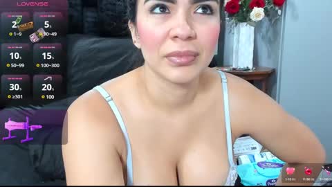Snapshot of arianna_jones1 chatting on March 4, 11:43 pm ---Arianna--- online show from March 4, 11:43 pm