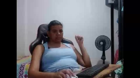 ariannaloovel online show from May 27, 1:57 am