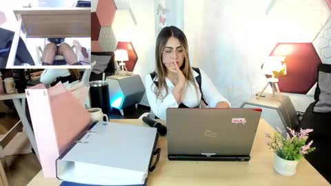 aria online show from May 22, 4:49 pm