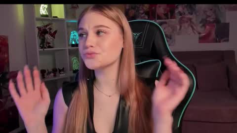 Aria online show from November 17, 6:19 pm