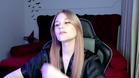 Aria online show from October 28, 6:13 pm