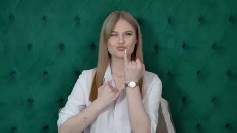 Aria online show from October 7, 5:28 pm