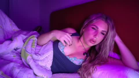 Aria Woods online show from October 28, 1:55 am