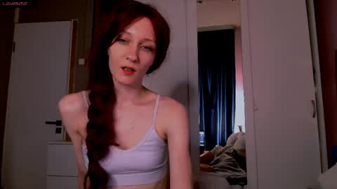 aribluush online show from May 21, 9:46 pm