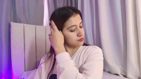 Snapshot of aribrunnet_ chatting on February 19, 1:28 pm Ari Just Ari online show from February 19, 1:28 pm