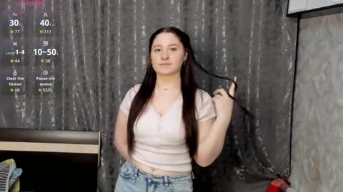 Hello im Lia online show from April 9, 6:02 pm