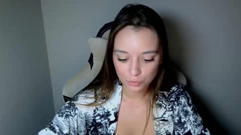 Snapshot of arielsandres chatting on September 17, 3:32 pm Ariel online show from September 17, 3:32 pm