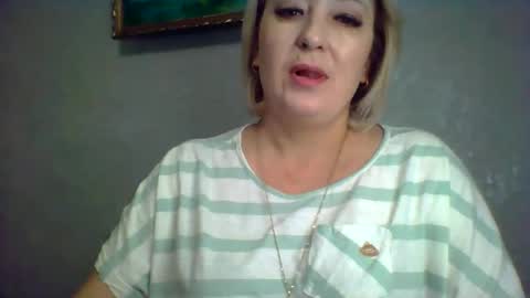 ArielXLoveresss online show from November 16, 8:27 am