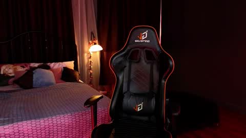 Adele online show from March 3, 4:24 pm