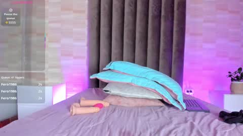 Snapshot of ariiadna_fox chatting on September 19, 9:47 pm Ariadna online show from September 19, 9:47 pm
