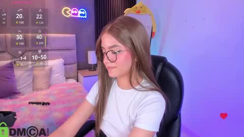 Ari  online show from May 4, 9:40 pm