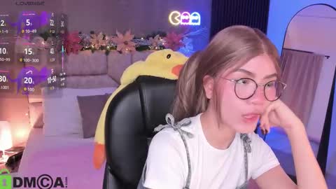 Ari  online show from December 3, 8:22 pm