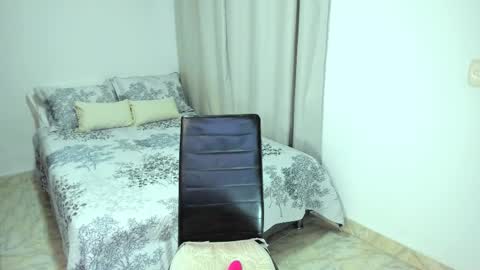 aristena_01 online show from May 7, 2:05 am