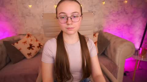 arrinawair online show from May 14, 7:14 am