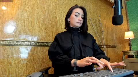    online show from December 13, 1:22 pm