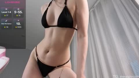 Oly Molly online show from December 18, 5:12 am