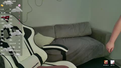 art_lovee_ online show from April 9, 6:19 am