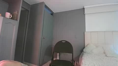   laura  online show from February 17, 10:27 pm