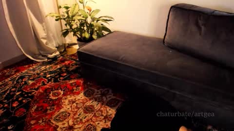 Linda  independent model artgeea online show from October 9, 10:47 pm