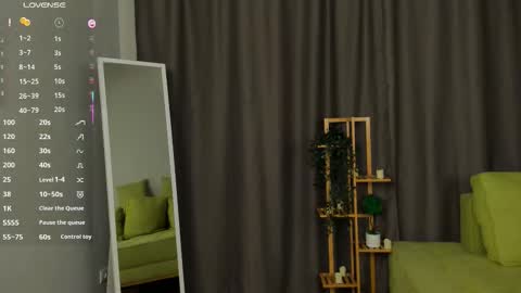 Sara online show from September 25, 8:06 pm