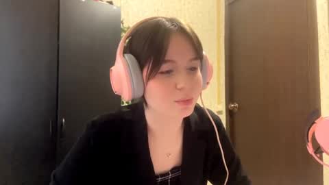 Mary online show from May 4, 3:05 pm