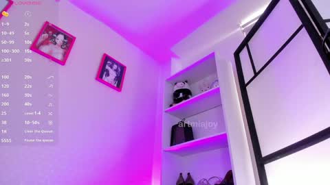 MIA OF artmiajoy online show from May 20, 2:14 pm