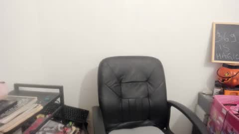 MIA online show from April 3, 5:33 pm