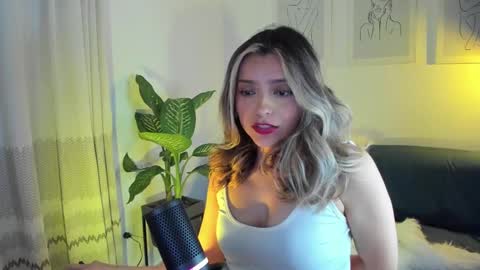 Snapshot of ary_cam230 chatting on March 11, 10:53 pm Zahaara online show from March 11, 10:53 pm