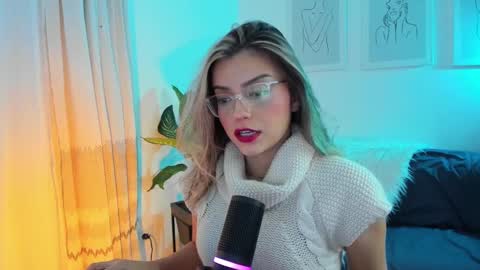 Snapshot of ary_cam230 chatting on March 5, 10:01 pm Zahaara online show from March 5, 10:01 pm