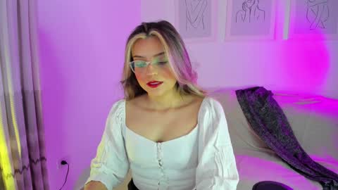 Snapshot of ary_cam230 chatting on February 6, 9:28 pm Zahaara online show from February 6, 9:28 pm