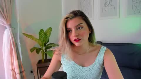 Snapshot of ary_cam230 chatting on February 15, 9:28 pm Zahaara online show from February 15, 9:28 pm