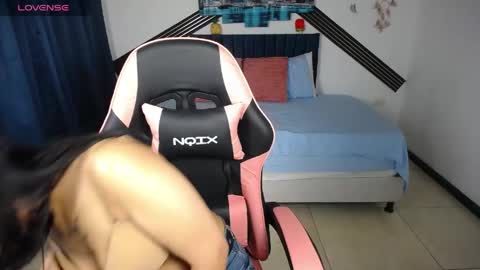 aryahmoonn online show from April 22, 4:53 am