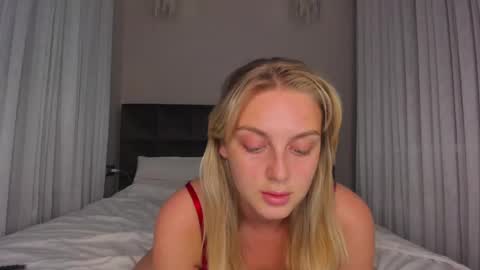 your pretty Ashley online show from May 24, 4:28 pm
