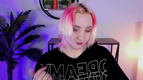 Snapshot of asheluck chatting on February 27, 2:21 am AshleyAshe online show from February 27, 2:21 am