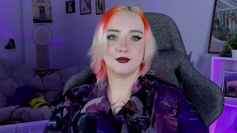 Snapshot of asheluck chatting on February 8, 8:21 pm AshleyAshe online show from February 8, 8:21 pm