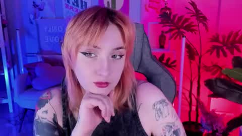 Snapshot of asheluck chatting on September 23, 2:32 am AshleyAshe online show from September 23, 2:32 am