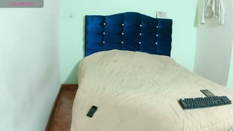 ashleey_palmer online show from May 6, 10:52 am