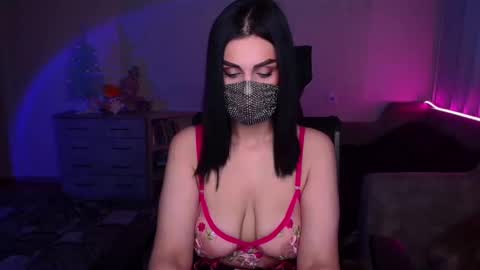   Yasmina   online show from January 13, 5:01 am