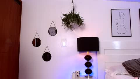 Ashleyy online show from May 14, 12:33 pm